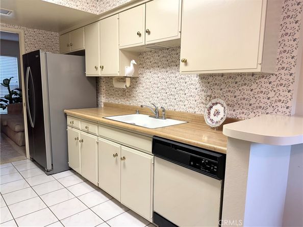 9695 Brookbay Circle, Huntington Beach CA 92646