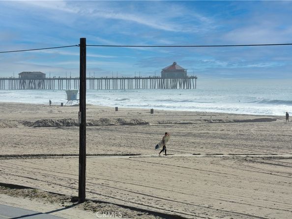 9695 Brookbay Circle, Huntington Beach CA 92646