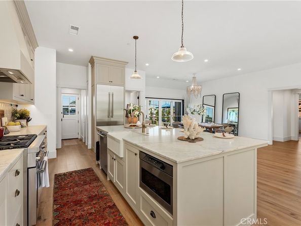337 Holmwood Drive, Newport Beach CA 92663