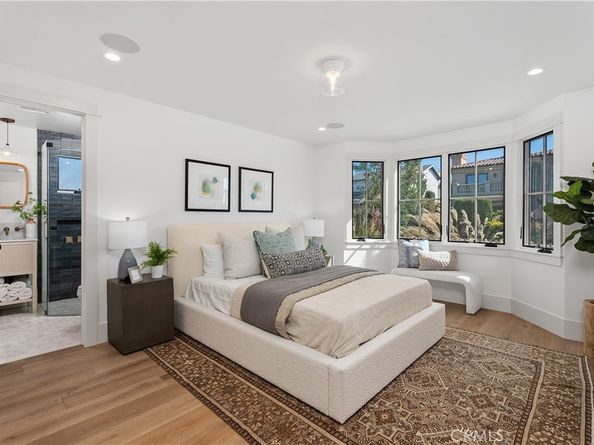 337 Holmwood Drive, Newport Beach CA 92663