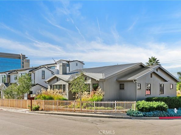 337 Holmwood Drive, Newport Beach CA 92663
