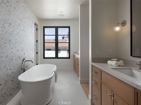 1594 Redlands Place, Costa Mesa CA 92627