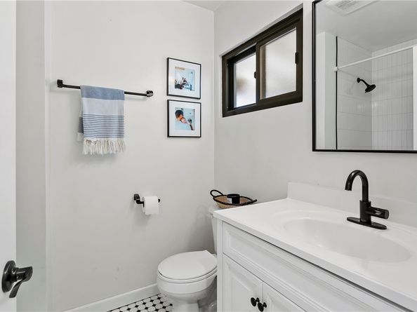 1625 W Santa Clara Avenue, Santa Ana CA 92706