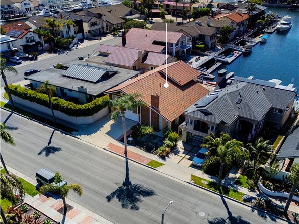 3871 Mistral Drive, Huntington Beach CA 92649