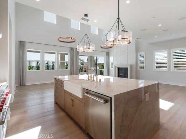 737 Via Arezzo Place, Altadena CA 91001