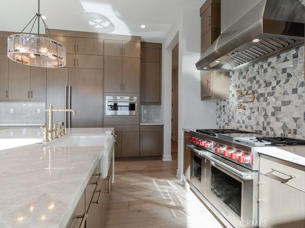 737 Via Arezzo Place, Altadena CA 91001