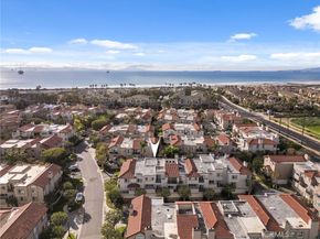 19281 Meadowood, Huntington Beach CA 92648