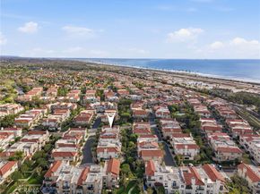 19281 Meadowood, Huntington Beach CA 92648
