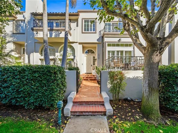 19281 Meadowood, Huntington Beach CA 92648