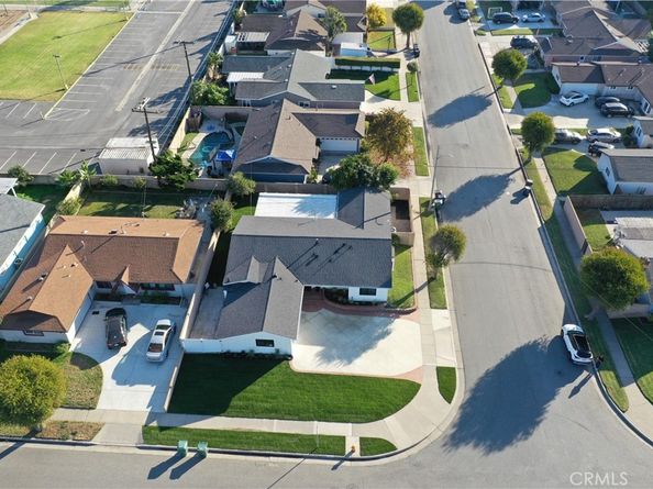 6862 Breeland Drive, Huntington Beach CA 92647