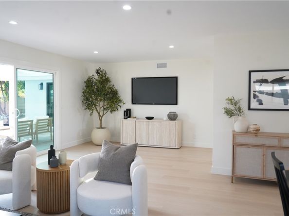 6862 Breeland Drive, Huntington Beach CA 92647