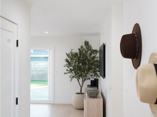 6862 Breeland Drive, Huntington Beach CA 92647