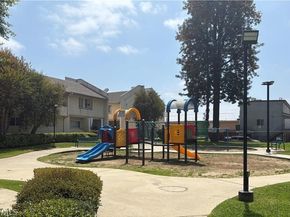 7651 Reseda 12, Reseda CA 91335