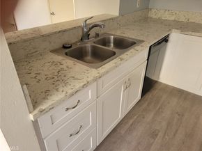 25671 Le Parc 30, Lake Forest CA 92630