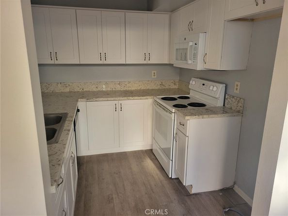 25671 Le Parc 30, Lake Forest CA 92630