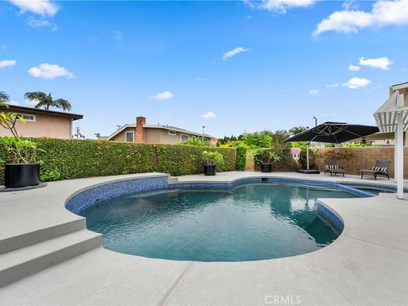 1872 Parkview Circle, Costa Mesa CA 92627