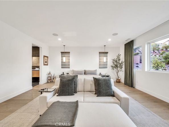 20431 W Windsor Lane, Porter Ranch CA 91326