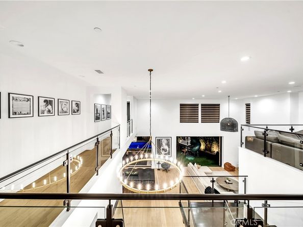 20431 W Windsor Lane, Porter Ranch CA 91326