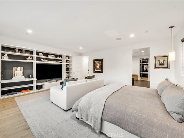 20431 W Windsor Lane, Porter Ranch CA 91326