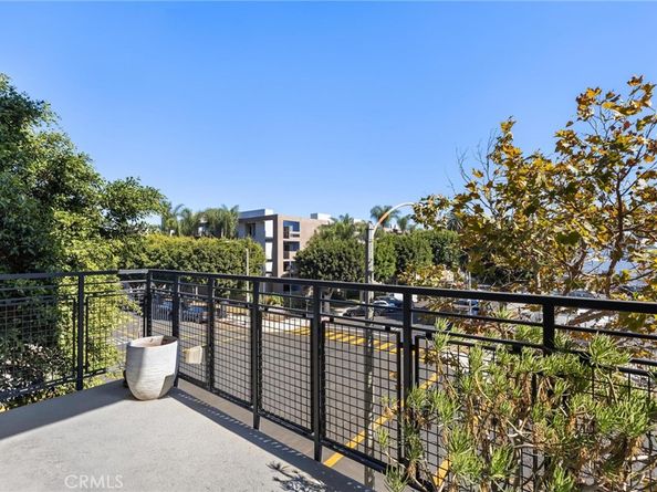 835 Locust Avenue 322, Long Beach CA 90813