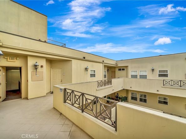 4400 Cartwright Avenue 303, Toluca Lake CA 91602