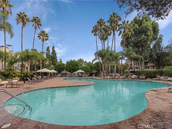 5515 Canoga Avenue 305, Woodland Hills CA 91367