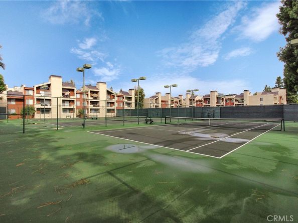 5515 Canoga Avenue 305, Woodland Hills CA 91367