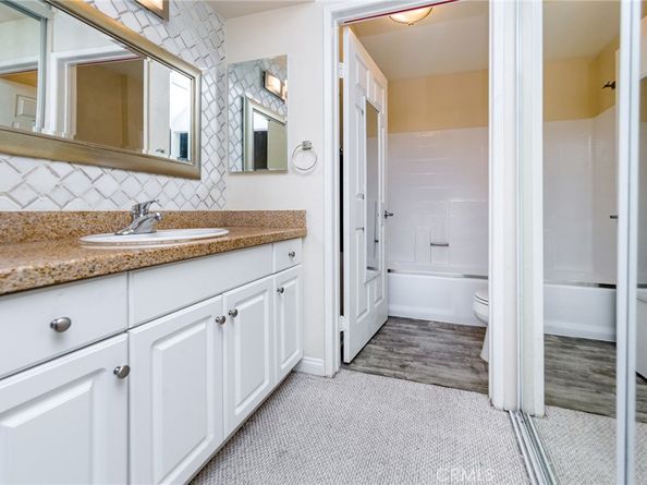 5515 Canoga Avenue 305, Woodland Hills CA 91367