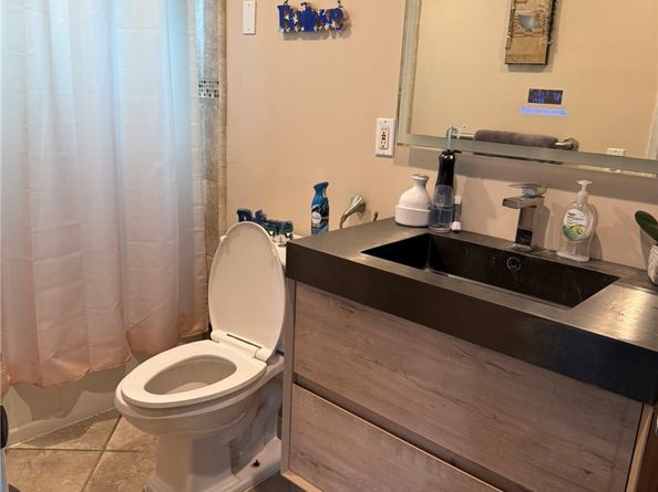 1038 E Denwall, Carson CA 90746