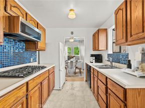 16731 Victory Boulevard, Van Nuys CA 91406