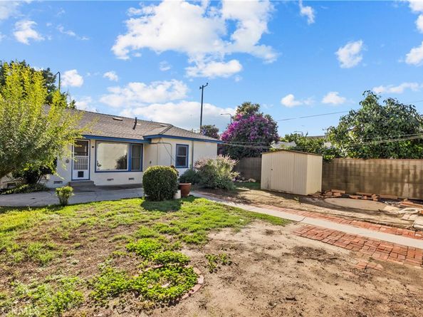 16731 Victory Boulevard, Van Nuys CA 91406