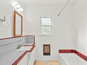 16731 Victory Boulevard, Van Nuys CA 91406