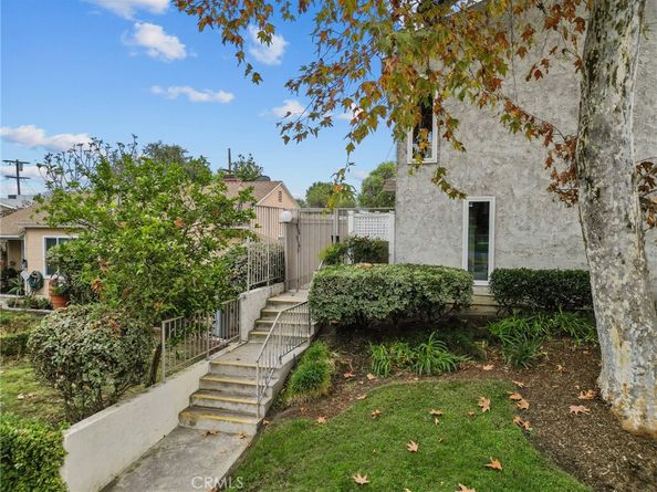 19540 Sherman Way 602, Reseda CA 91335