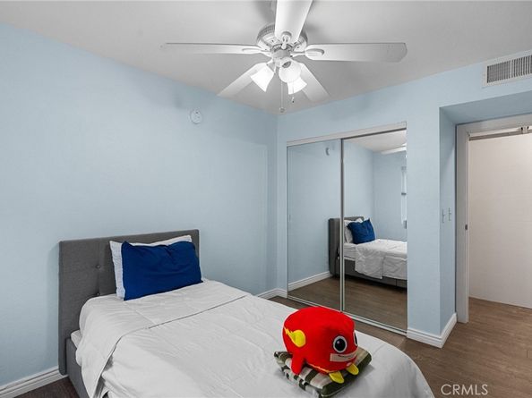 19540 Sherman Way 602, Reseda CA 91335