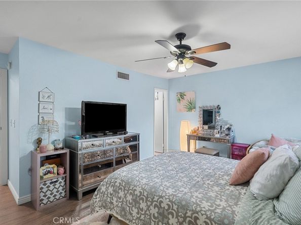 19540 Sherman Way 602, Reseda CA 91335