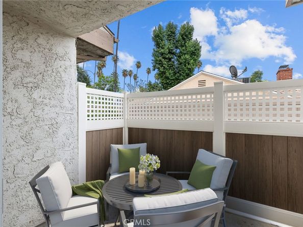 19540 Sherman Way 602, Reseda CA 91335