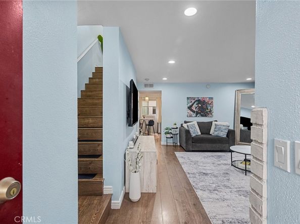 19540 Sherman Way 602, Reseda CA 91335