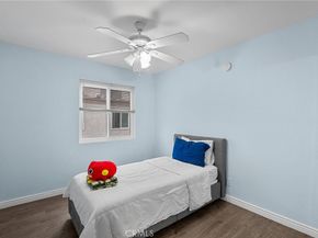 19540 Sherman Way 602, Reseda CA 91335