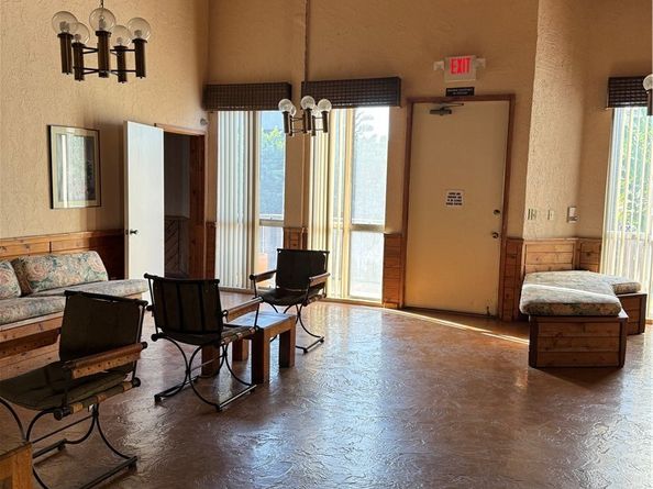 14960 Victory Boulevard 102, Van Nuys CA 91411