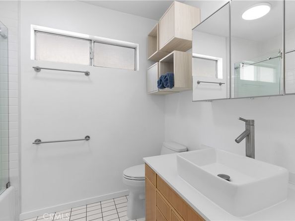 14960 Victory Boulevard 102, Van Nuys CA 91411