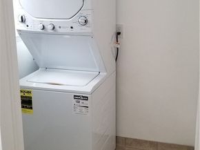 10945 Hesby, North Hollywood CA 91601