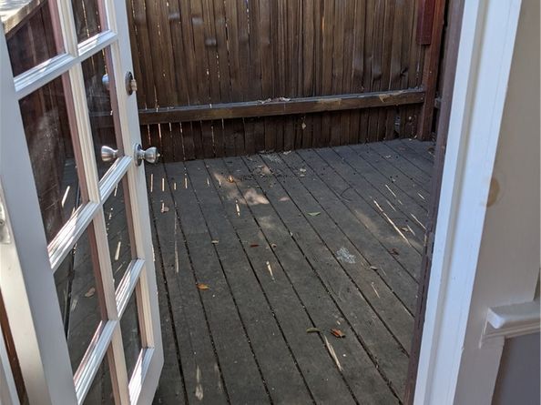 10945 Hesby, North Hollywood CA 91601