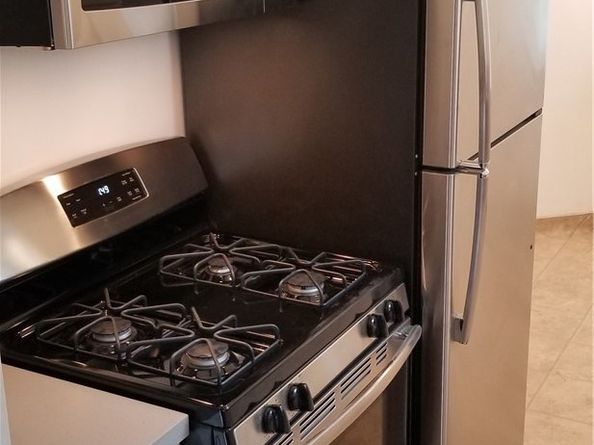 10945 Hesby, North Hollywood CA 91601