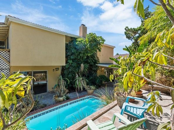 19259 Ludlow St., Porter Ranch CA 91326