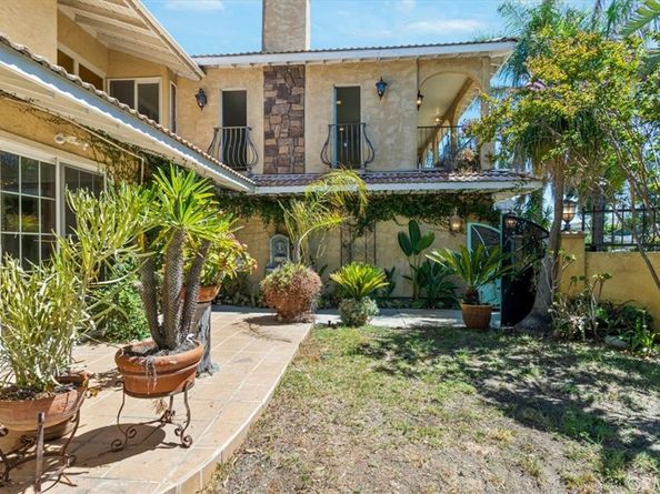 19259 Ludlow St., Porter Ranch CA 91326