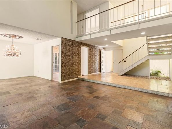 19259 Ludlow St., Porter Ranch CA 91326