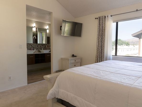 21241 Lassen Street 1, Chatsworth CA 91311