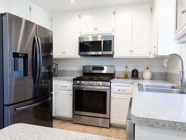 21241 Lassen Street 1, Chatsworth CA 91311
