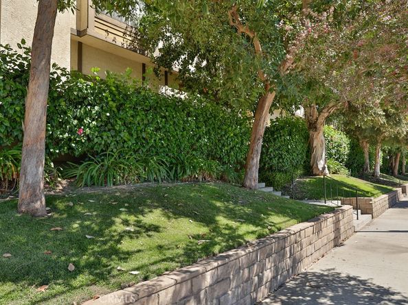 21241 Lassen Street 1, Chatsworth CA 91311