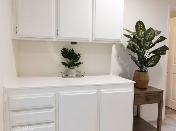 21241 Lassen Street 1, Chatsworth CA 91311
